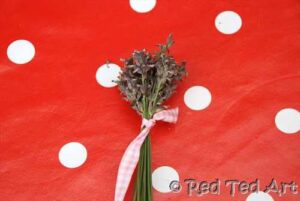 how to make lavender wands