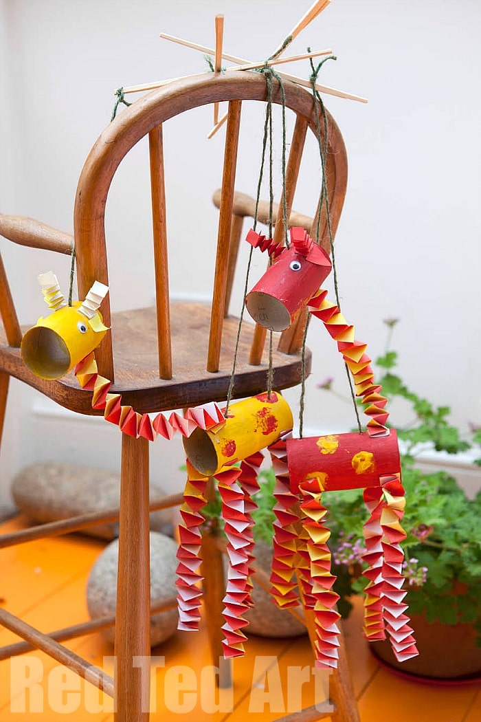 skæg effekt rysten Toilet Paper Roll Giraffe Marionette - Red Ted Art - Kids Crafts