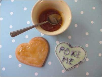 valentines cookies 2 Easy Conversation Heart Cookies. How to make Love Heart Cookies. Homemade Conversation Heart Treats to give to Classmates. Valentines Day Ideas for Kids #ConversationHearts #hearts #cookies #valentines