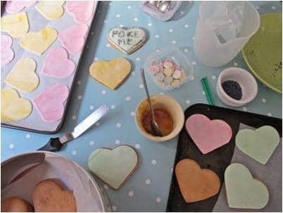 valentines cookies 4 Easy Conversation Heart Cookies. How to make Love Heart Cookies. Homemade Conversation Heart Treats to give to Classmates. Valentines Day Ideas for Kids #ConversationHearts #hearts #cookies #valentines