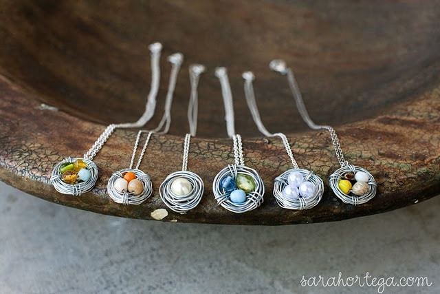 Easy jewelry DIY - learn how to make these lovely Bird Nest pendants for Christmas or Birthdays