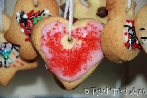 Kids Crafts: Edible Christmas Ornaments
