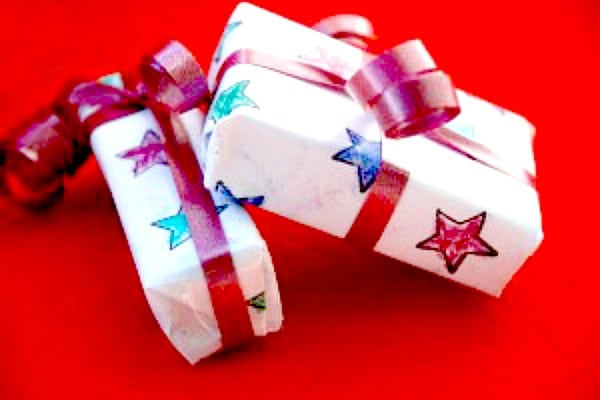 Kids Crafts: Mini Present Ornaments (Or Christmas at the Dolls House part 2)