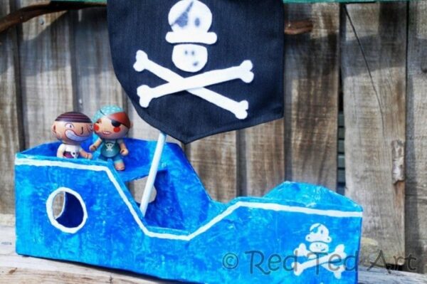 diy-cardboard-ship
