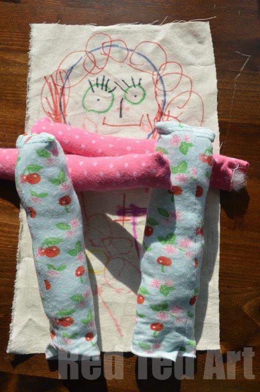 Keepsake Rag Doll/ keepsake dolls - making kids' art rag dolls. A great introduction to sewing and toy making with little kids. The results make the most wonderful keepsake dolls too! #sewing #kidsart #ragdoll