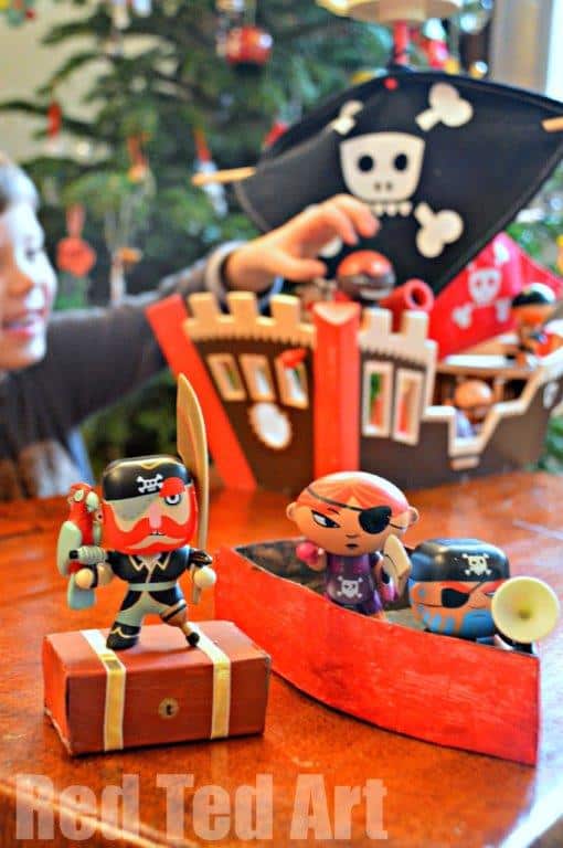 Pirate Crafts: Treasure Box & Pirate Boat
