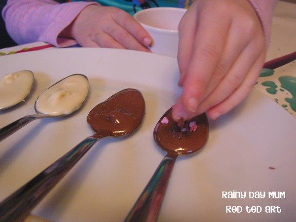 Chocolate-Spoon-Sprinkles