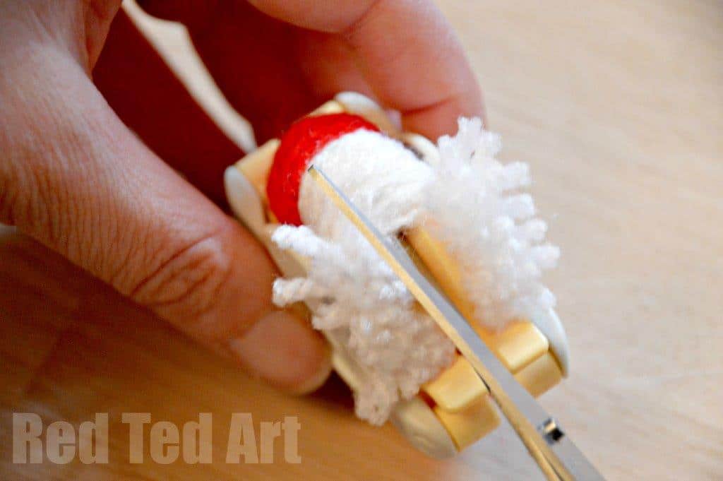 How to use a pompom maker for kids