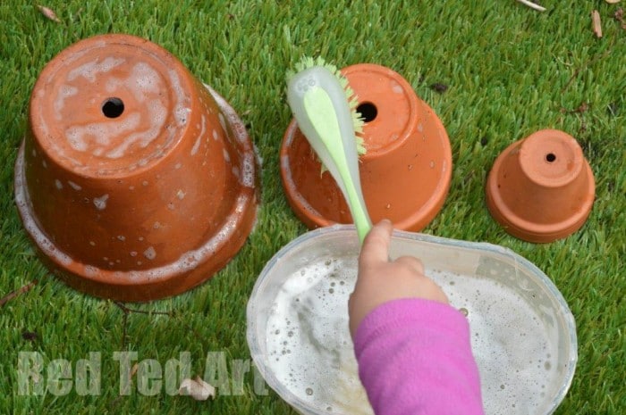 Garden crafts - flower pot painting