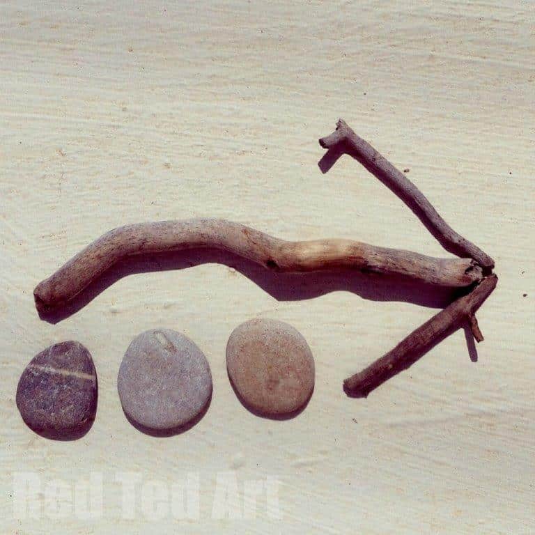 Nature Play Ideas: Treasure Hunt