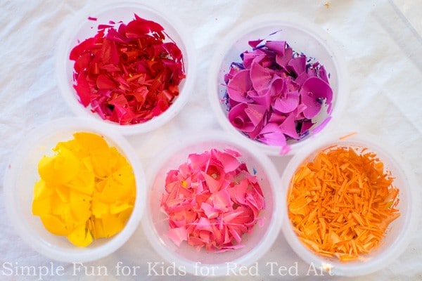 Try this Preschooler Valentines Day Craft. And easy DIY Stained Glass Suncatcher Hearts. Melted Crayon Suncatchers. Kids will have fun!