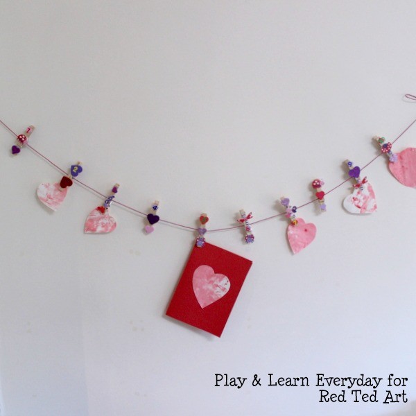 play learn everyday - valentines day washing line - hanging line