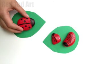 Easy Ladybird Stones - cute crafts for kids