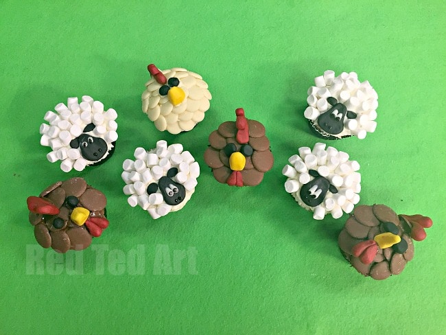 Easy Chicken Cupcakes and Sheep Cupcakes. Perfect for a Farm Themed Party. These are seriously adorable and are super tasty (oh and nice and easy to make!)