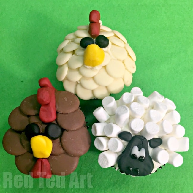 Easy Chicken Cupcakes - perfect for a Farm Themed Party. These are seriously adorable and are super tasty (oh and nice and easy to make!)