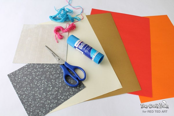 Easy Paper Crafts - a gorgeous heart mobile - super cute decoration for Valentine's Day or for a child's bedroom (1)