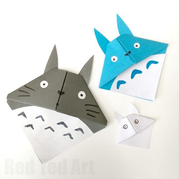 Totoro Corner Bookmark. My Neighbour Totoro. Calling all Totoro fans.. if you love the movie, you HAVE to make these cutest of cute Totoro Corner Bookmarks. Gorgeous Back to School and School Supply craft for middle school #backtoschool #schoolsupplies #cornerbookmark #bookmarks