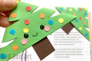 Christmas Tree Bookmark Idea - Love this Corner Bookmark Design. Great for Christmas