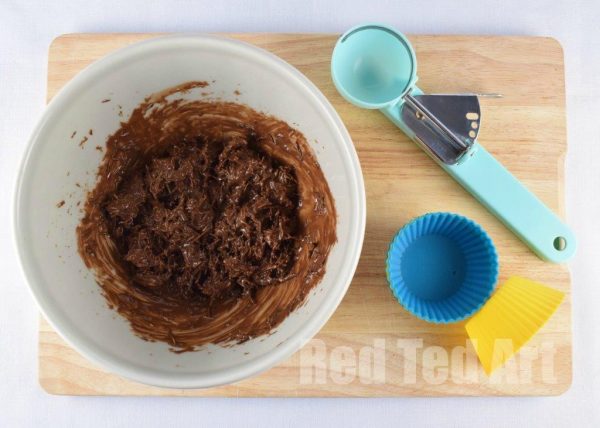secret-life-of-pets-duke-cakes-step-2a