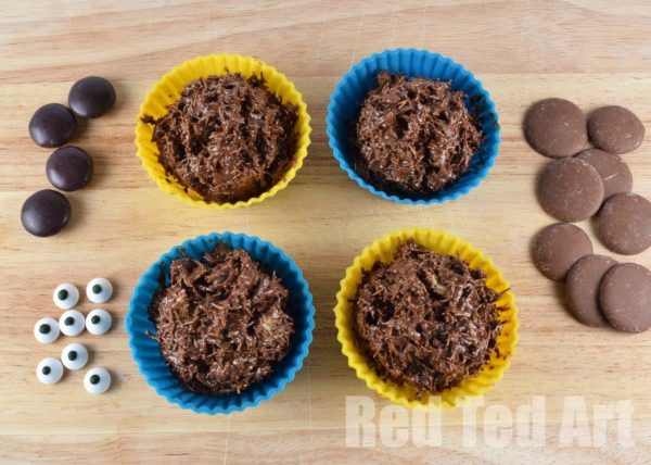 secret-life-of-pets-duke-cakes-step-3a