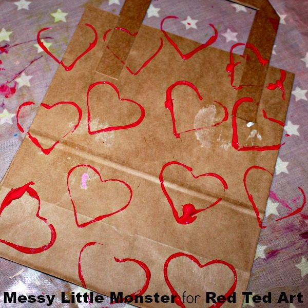 decorate paper bags for Valentines