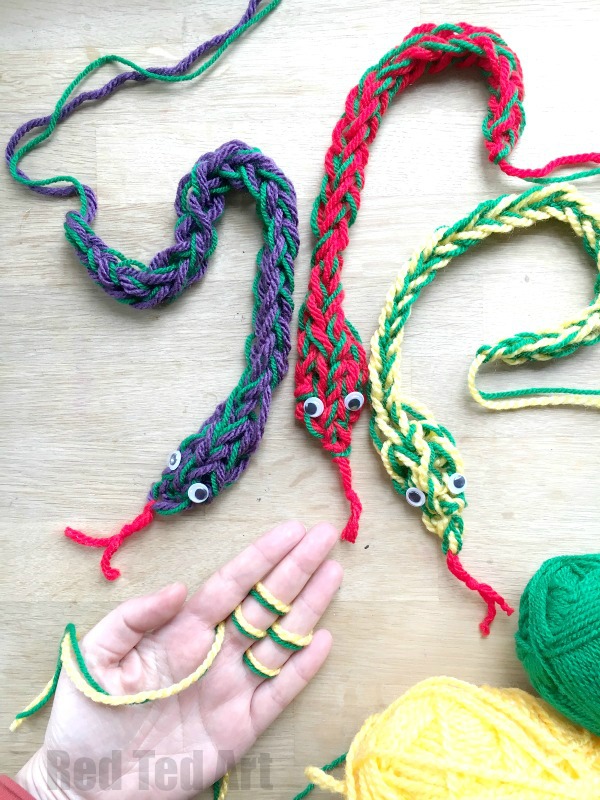 Easy Finger Knitting Snakes - Red Ted Art - Kids Crafts