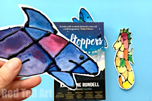 Ocean Bookmark Ideas - Shark & Seahorse Bookmarks - We love new Bookmark Ideas... and as we explore the arty world of black glue and watercolors we thought a set of Black Glue Bookmarks would look simply FABULOUS. They are fun and easy to make, look fantastic and we have included free Templates and Printables to make your DIYs even easier and quicker. Have you got any Summer Bookmark Ideas that you adore? Share them with us! Happy Summer Reading!