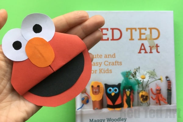 Easy Paper Elmo Craft - love this adorable Elmo Corner Bookmark DIY!