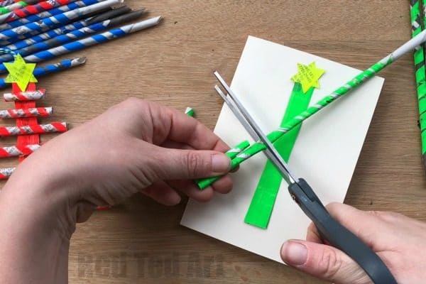 Newspaper Christmas Tree Ornaments DIY - Gorgeous little Straw Christmas Tree Ornaments and Straw Christmas Tree Cards. The best bit? The diy Paper Straws are made from Newspaper - thrifty and good for the environment!! #Newspapers #straws #paperstraws #christmastree #ornaments #cards #cardmaking 