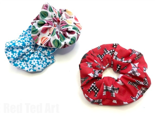 How to make a scrunchie - how to make a scrunchie with a sewing machine or by hand.  A great project for kids learning to sew!