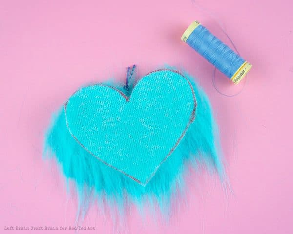 Heart Monster Backpack Charms - Friends' Valentine's Gift Idea. BFF Valentines Gift Kids can make. Monster Valentines Ideas for Kids. Back To School DIY Charms. DIY Backpack charms. Monster backpack charms #backpacks #charms #valentines #sewingwithkids #monsters