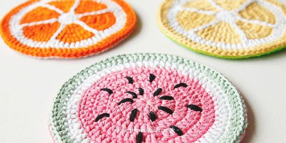 https://www.redtedart.com/wp-content/uploads/2018/04/Free-Crochet-Pattern-Summer-Potholders-7.jpg