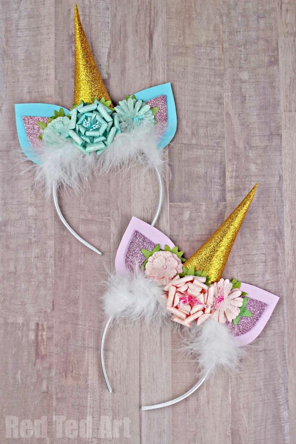 Uniconr Headband DIY - super easy no sew Unicorn Costume DIY. These Unicorn Headbands would also make great Unicorn Party Favours and are a great tween craft ideas this Summer #unicorns #party #costumes #halloween