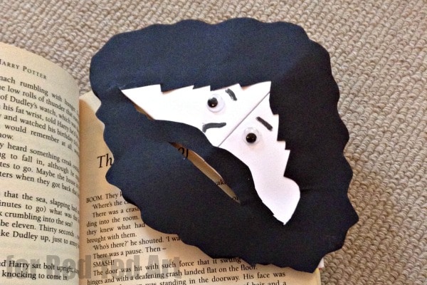 How to make Harry Potter corner bookmarks 