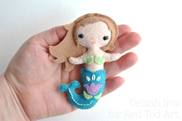 Little Mermaid Doll Pattern - make this lovely Felt Mermaid Doll with our Free Doll Pattern by Delilah Iris . Felt Doll, sewing with kids #felt #sewing #doll #mermaids #summer