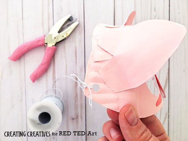 Darmowy Szablon Maski Świni Z Papieru. Jak zrobić maskę świni 3D z papierowych talerzy dla przedszkola. # paperplates #pigs #yearofthepig #preschool # templates # Mass
