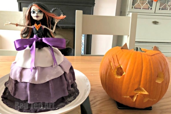 Easy Halloween Cake for Kids