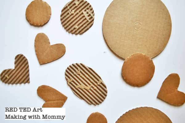 Easy Recycled Love Bugs - a great Valentines Craft for kids. Get creative with recycled cardboard and other bits for Valentines. Great Valentines Art for Kids and Preschoolers #Valentines #recycled #lovebugs #kids #preschool