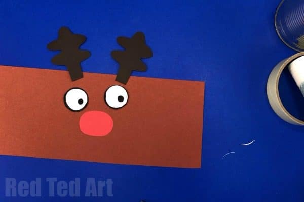 Easy DIY Reindeer Desk Tidy or Reinder Pencil Pot DIY! A great 5 minute craft for Christmas. Upcycle a tin can and transfrom it with paper to make Rudolph