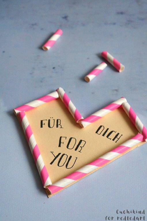 Fun Straw Crafts for Valentine's Day. Quirky Paper Straw Arts and Crafts ideas for kids. 5minute crafts for drinking straws. #valentines #decorations #paperstraws #straws