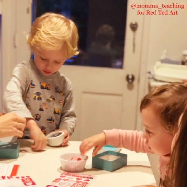 Make a KISS BOOK with your little ones. This is not only a great Valentines Activity for Preschooler, but also a lovely craft to make if Mom or Dad have to "go away" a lot. Fill your Kiss Box with kisses and feel loved!!! Great for the first School Day too! #valentines #kissbook #school