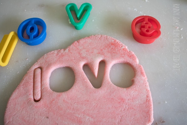 Try out these fun lt Dough LOVE Necklace for Valentine's Day. Salt Dough Crafts for Valentine's. BFF Love Crafts for Kids to make on Valentine's Day. Salt Dough Crafts. #Valentines #saltdough #bff #kids