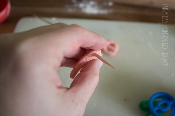 Try out these fun lt Dough LOVE Necklace for Valentine's Day. Salt Dough Crafts for Valentine's. BFF Love Crafts for Kids to make on Valentine's Day. Salt Dough Crafts. #Valentines #saltdough #bff #kids