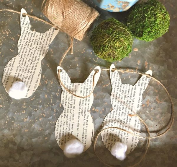 Eco & Thrifty, but still GORGEOUS. Fun ways to craft with Newspapers this Easter. Inexpensive craft ideas for Easter. Find Easter Crafts with Newspaper ideas. Great Easter inspiration for all ages. Love newspaper diy crafts and ideas!