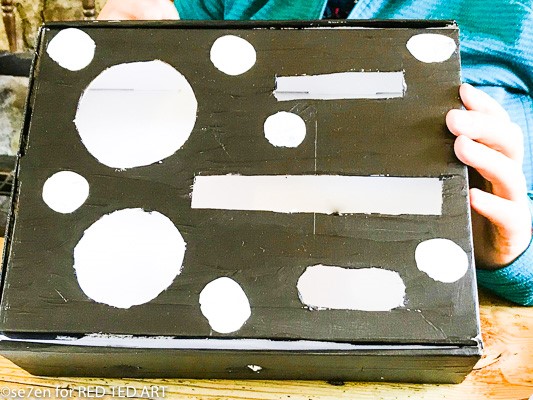 Painting the DIY desk origaniser black