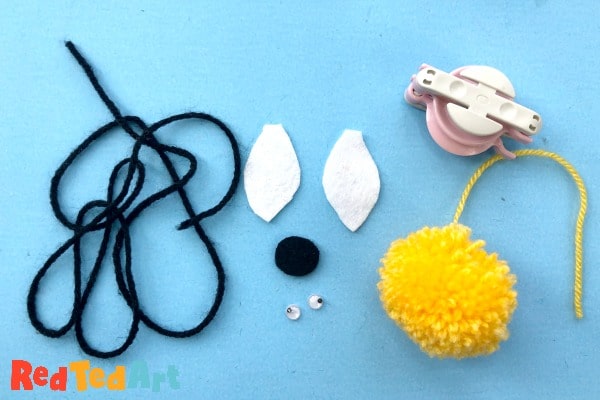 pom pom bee materials