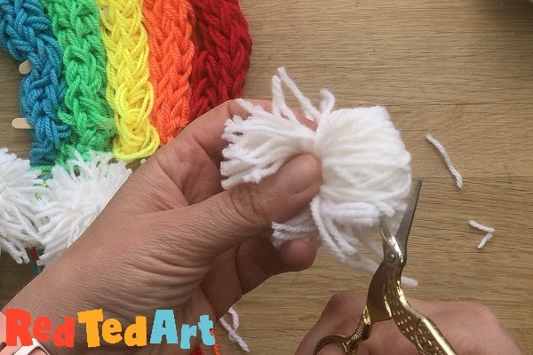 cut the pompom