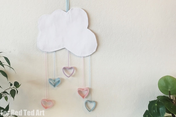 Easy Cloud Craft for Kids – Raining Hearts