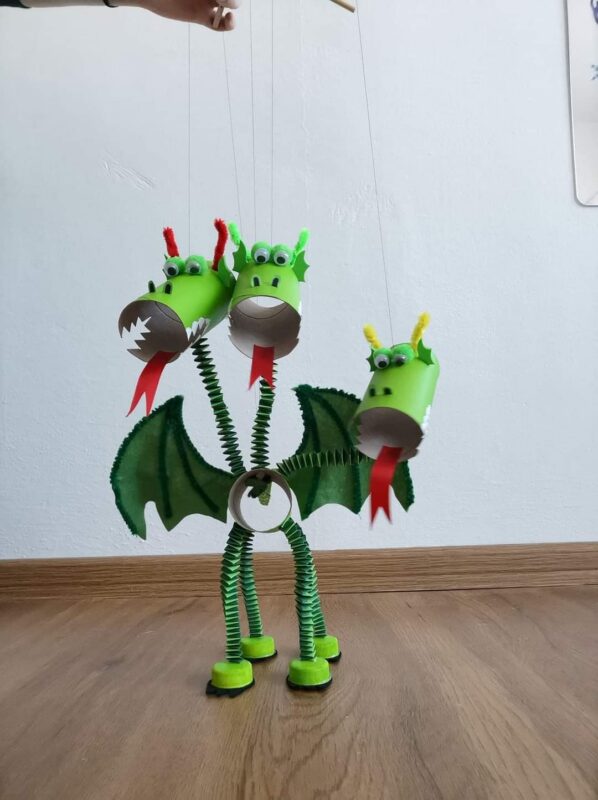 toilet paper roll dragon puppet