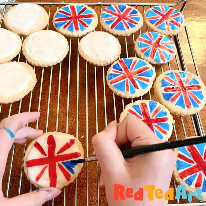 Easy Cookie Painting with Kids - 3 Ways - Red Ted Art - Arty Kids
